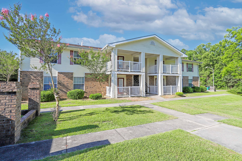 Forest Creek at Moultrie Manor building exterior